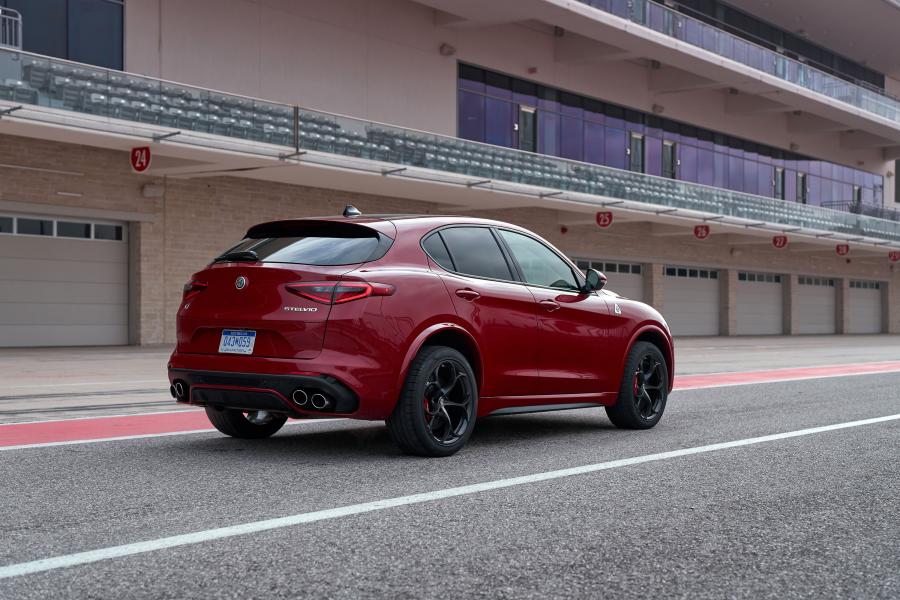  Alfa Romeo Stelvio Quadrifoglio (949) 2018 года  (NA) (фото 22 из 40)